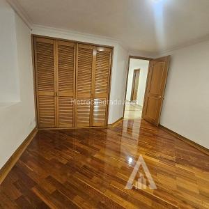 Apartamento de 3 alcobas en arriendo en El Poblado, Medellín, 226 m² · foto 19 de 20