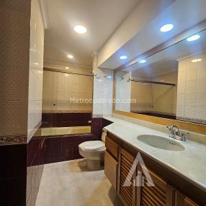 Apartamento de 3 alcobas en arriendo en El Poblado, Medellín, 226 m² · foto 6 de 20