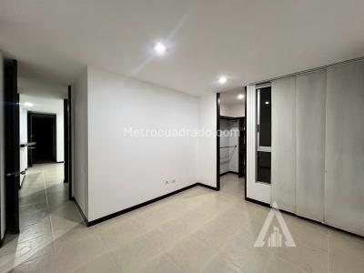 Apartamento de 2 alcobas en arriendo en Castropol, Medellín, 70 m² · foto 11 de 13