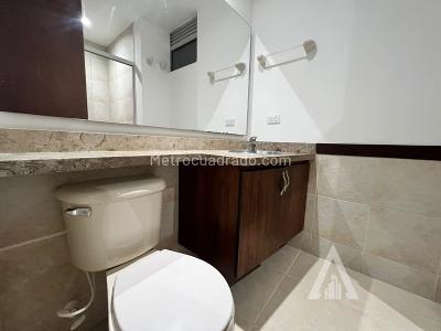 Apartamento de 2 alcobas en arriendo en Castropol, Medellín, 70 m² · foto 12 de 13
