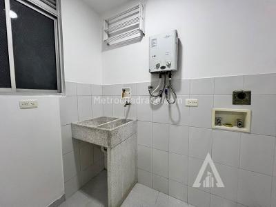 Apartamento de 2 alcobas en arriendo en Castropol, Medellín, 70 m² · foto 6 de 13