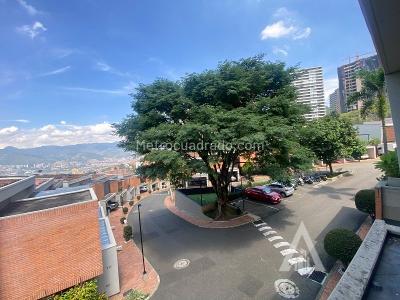 Casa de 3 alcobas en arriendo en Altos Del Poblado, Medellín, 183 m² · foto 2 de 20