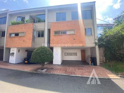 Casa de 3 alcobas en arriendo en Altos Del Poblado, Medellín, 183 m² · foto 8 de 20