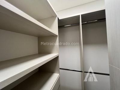 Casa de 2 alcobas en arriendo en Altos Del Poblado, Medellín, 95 m² · foto 3 de 16
