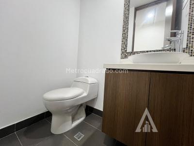 Casa de 3 alcobas en arriendo en Altos Del Poblado, Medellín, 120 m² · foto 10 de 17