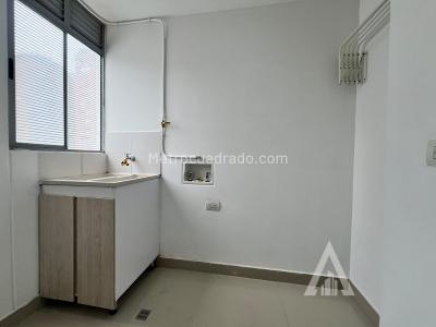 Casa de 3 alcobas en arriendo en Altos Del Poblado, Medellín, 120 m² · foto 7 de 17