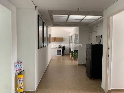 Casa de 4 alcobas en venta en Niza, Bogotá, 331 m² · foto 5 de 9