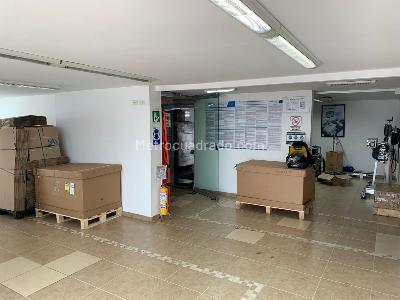 Casa de 4 alcobas en venta en Niza, Bogotá, 331 m² · foto 3 de 9