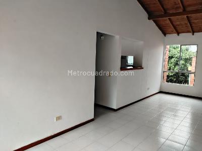 Apartamento de 3 alcobas en venta en Loma De San Julian, Medellín, 80 m² · foto 4 de 18