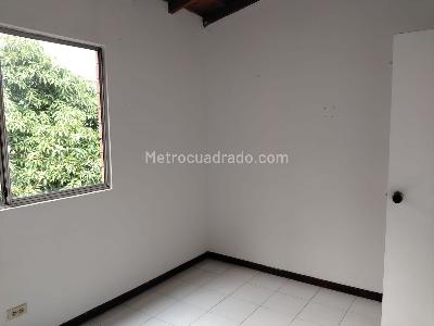 Apartamento de 3 alcobas en venta en Loma De San Julian, Medellín, 80 m² · foto 6 de 18