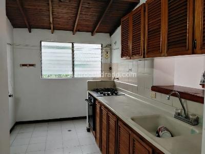 Apartamento de 3 alcobas en venta en Loma De San Julian, Medellín, 80 m² · foto 9 de 18