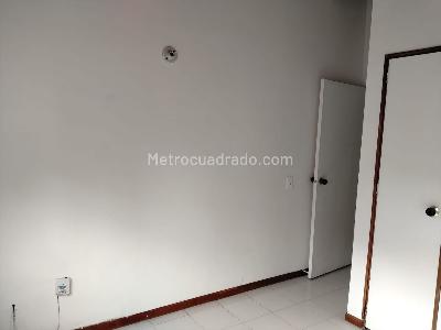 Apartamento de 3 alcobas en venta en Loma De San Julian, Medellín, 80 m² · foto 14 de 18
