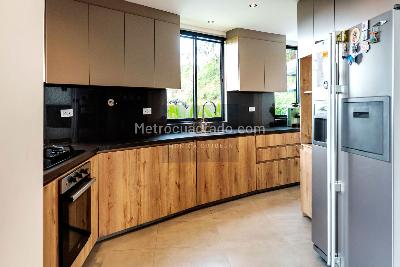 Casa de 5 alcobas en venta en Alto De Palmas, Envigado, 340 m² · foto 8 de 20
