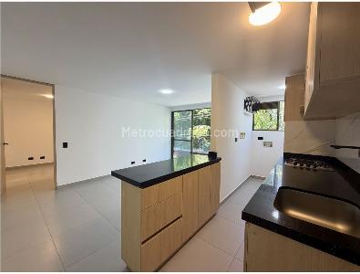 Apartamento de 1 alcoba en venta en El Poblado, Medellín, 60 m² · foto 3 de 13
