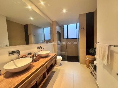 Apartamento de 3 alcobas en venta en Chico Norte, Bogotá, 186 m² · foto 9 de 13