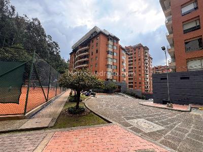 Apartamento de 3 alcobas en venta en Cedros De Los Alpes, Bogotá, 228 m² · foto 17 de 20
