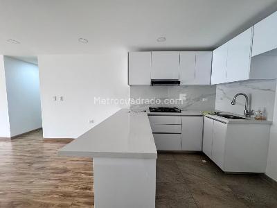 Apartamento de 3 alcobas en venta en Cedritos, Bogotá, 95 m² · foto 3 de 15