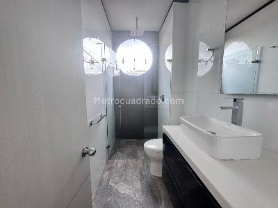 Apartamento de 2 alcobas en venta en Chico Norte, Bogotá, 85 m² · foto 13 de 15