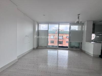 Apartamento de 2 alcobas en venta en Chico Norte, Bogotá, 85 m² · foto 2 de 15