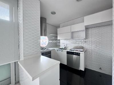 Apartamento de 2 alcobas en venta en Chico Norte, Bogotá, 85 m² · foto 3 de 15