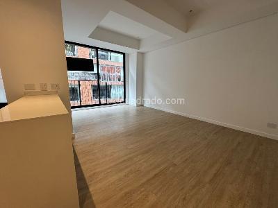 Apartamento de 2 alcobas en venta en Chico Navarra, Bogotá, 80 m² · foto 2 de 9