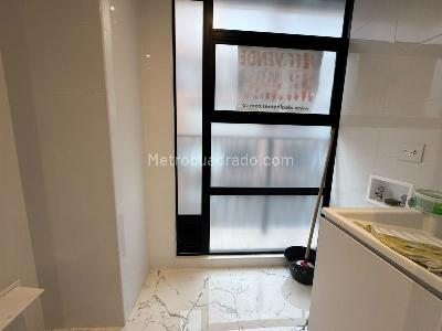 Apartamento de 2 alcobas en venta en Chico Navarra, Bogotá, 80 m² · foto 5 de 9