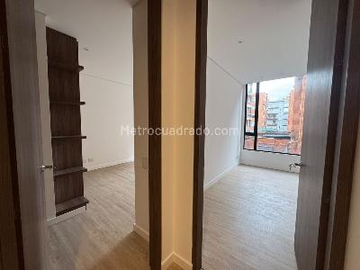 Apartamento de 2 alcobas en venta en Chico Navarra, Bogotá, 80 m² · foto 6 de 9