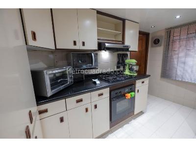 Apartamento de 3 alcobas en venta en Los Rosales, Bogotá, 147 m² · foto 6 de 19