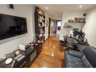 Apartamento de 3 alcobas en venta en Los Rosales, Bogotá, 147 m² · foto 11 de 19