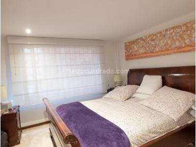 Apartamento de 3 alcobas en venta en Los Rosales, Bogotá, 147 m² · foto 13 de 19