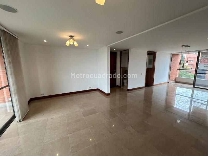 Apartamento de 4 Alcobas en San Lucas con Balcón, Piscina y Gimnasio - 5