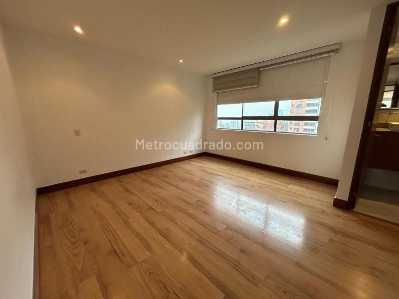 Apartamento de 4 Alcobas en San Lucas con Balcón, Piscina y Gimnasio - 8
