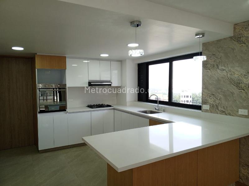Elegant 3BR Apartment in Lalinde