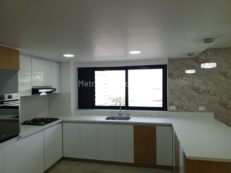 Apartamento Elegante de 3 Alcobas en Lalinde - 2