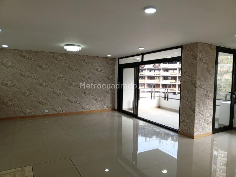 Apartamento Elegante de 3 Alcobas en Lalinde - 4