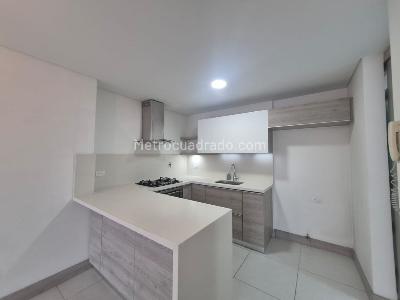 Apartamento de 3 alcobas en arriendo en Intermedia, Envigado, 99 m² · foto 7 de 18