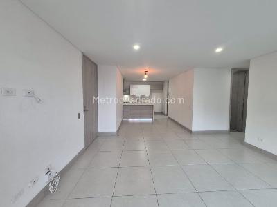 Apartamento de 3 alcobas en arriendo en Intermedia, Envigado, 99 m² · foto 8 de 18