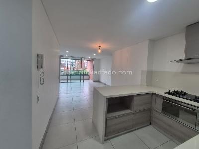 Apartamento de 3 alcobas en arriendo en Intermedia, Envigado, 99 m² · foto 9 de 18