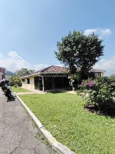 Casa de 4 alcobas en arriendo en Asd, Envigado, 400 m² · foto 14 de 20