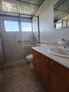 Casa de 4 alcobas en arriendo en Asd, Envigado, 400 m² · foto 18 de 20