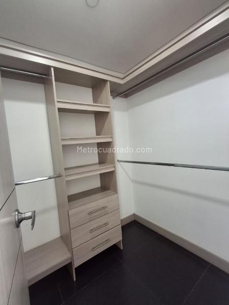 Apartamento de 2 Alcobas en Los Balsos con Amenidades - 2
