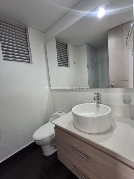 Apartamento de 2 Alcobas en Los Balsos con Amenidades - 8