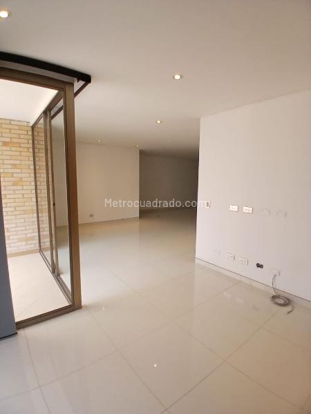 Apartamento de Lujo de 3 Alcobas con 5 Baños en El Poblado - 7