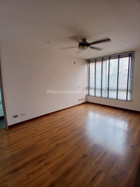 Apartamento de Lujo de 3 Alcobas con 5 Baños en El Poblado - 9