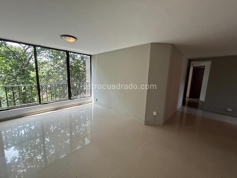 Modern 3BR Apartment with Pool in El Poblado - 3