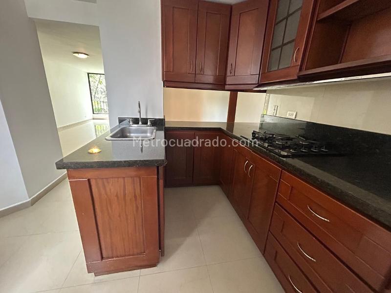 Modern 3BR Apartment with Pool in El Poblado - 4