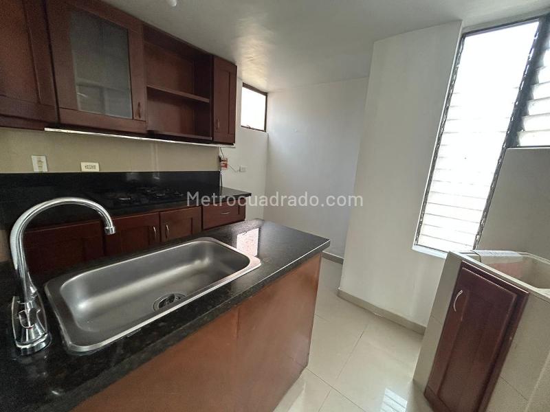 Modern 3BR Apartment with Pool in El Poblado - 6