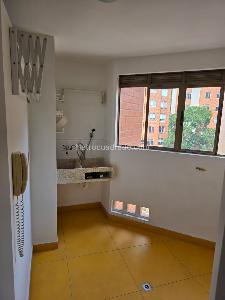 Apartamento en arriendo en Castropol, Medellín · foto 12 de 19
