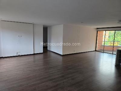 Apartamento en arriendo en Castropol, Medellín · foto 15 de 19