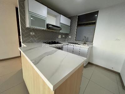 Apartamento de 3 alcobas en arriendo en Altos Del Poblado, Medellín, 95 m² · foto 10 de 17